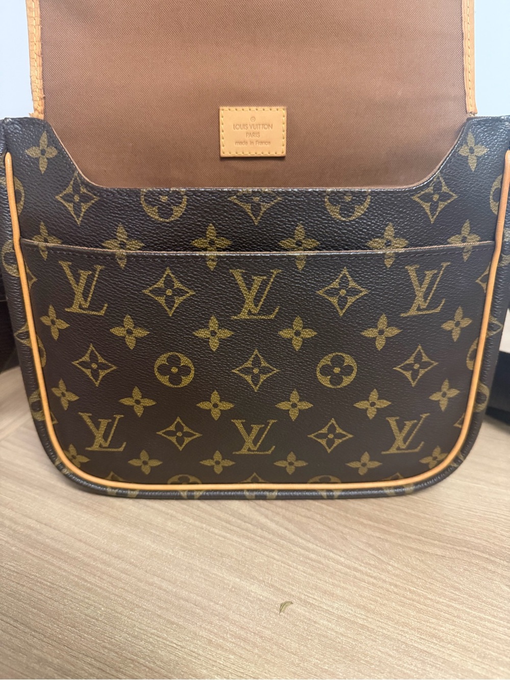 Louis Vuitton Bosphore Messenger PM - Picture 6 of 12